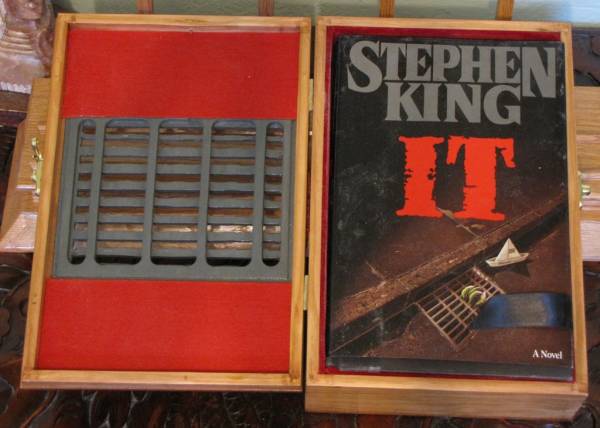 stephen king slipcase for it 4