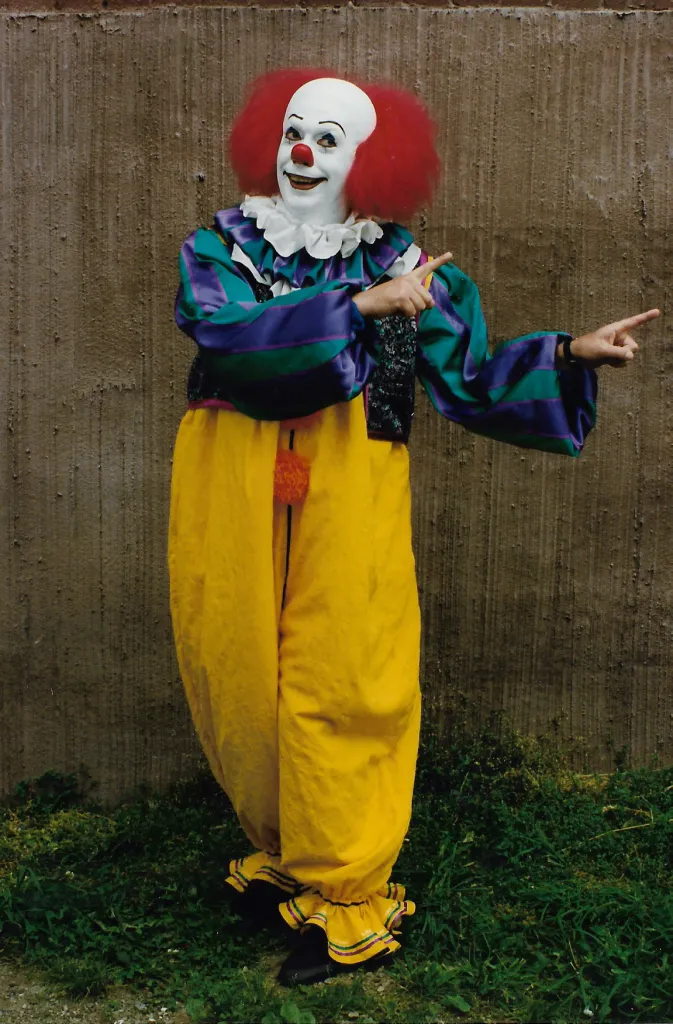 Pennywise The Story Of It Behindthescene 07