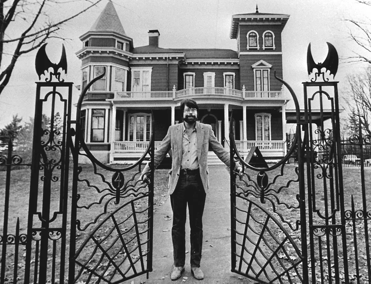 Stephenking Maison Stephenkingshouse Gate 01