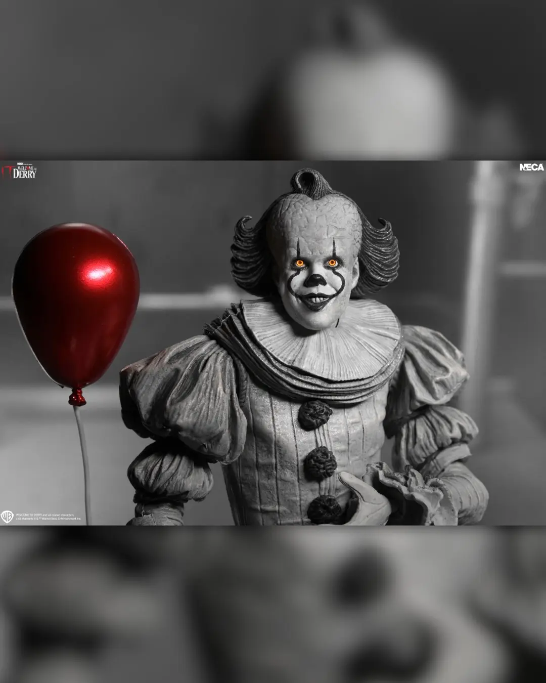 Neca Pennywise Derry 05