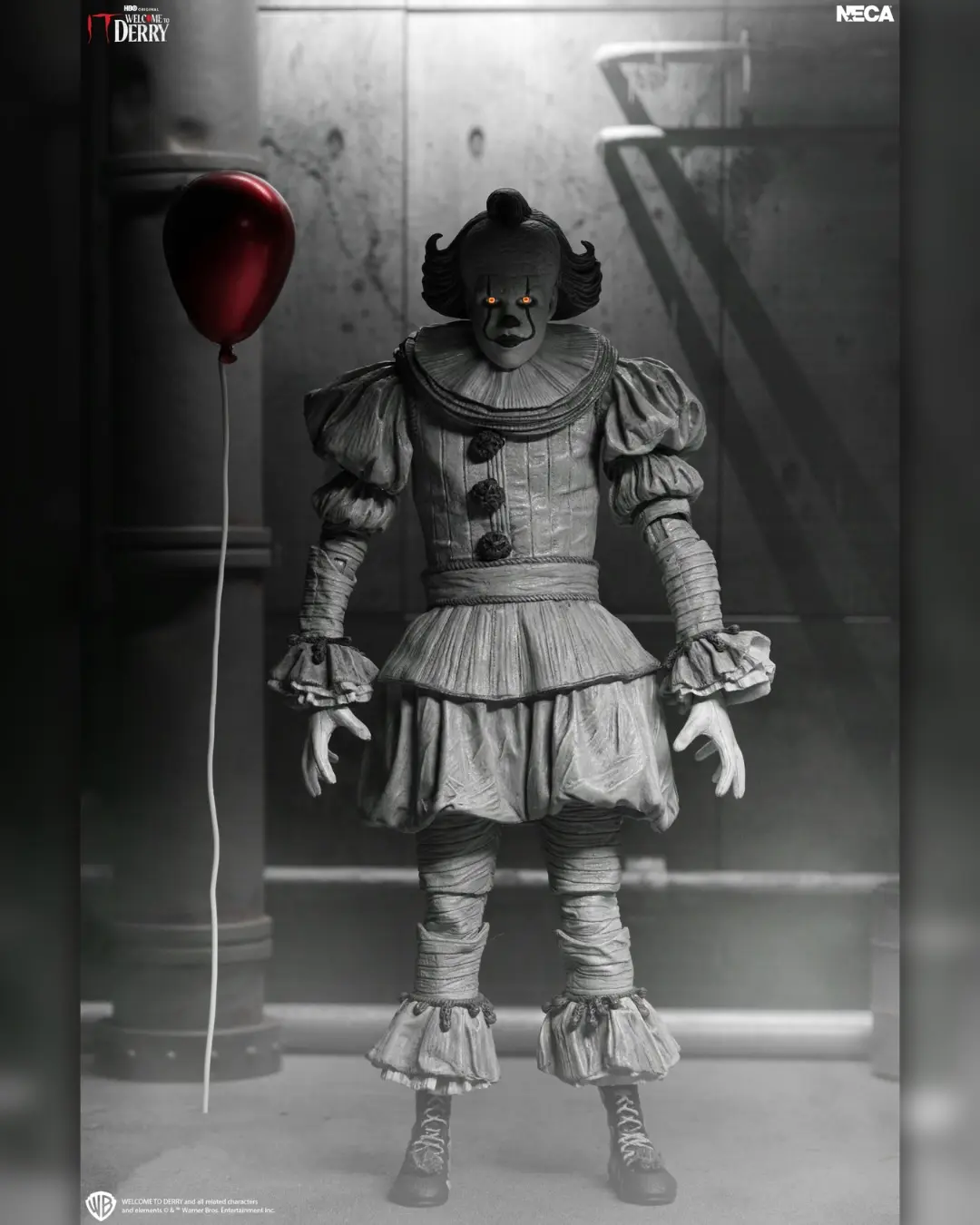 Neca Pennywise Derry 06