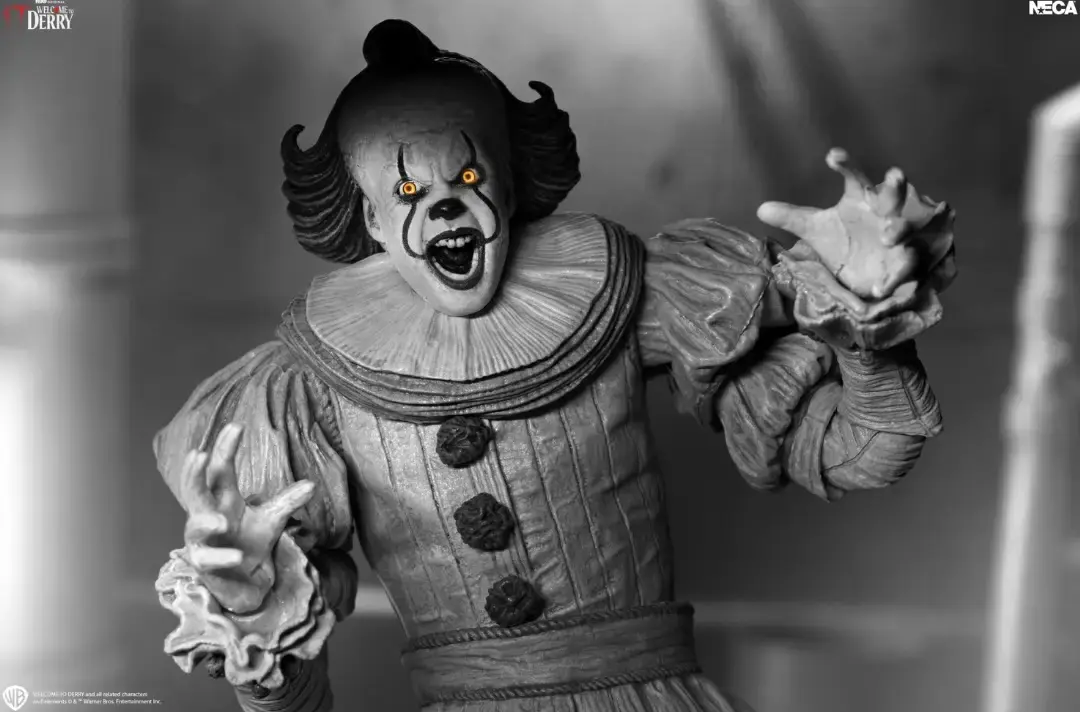 Neca Pennywise Derry Cover2